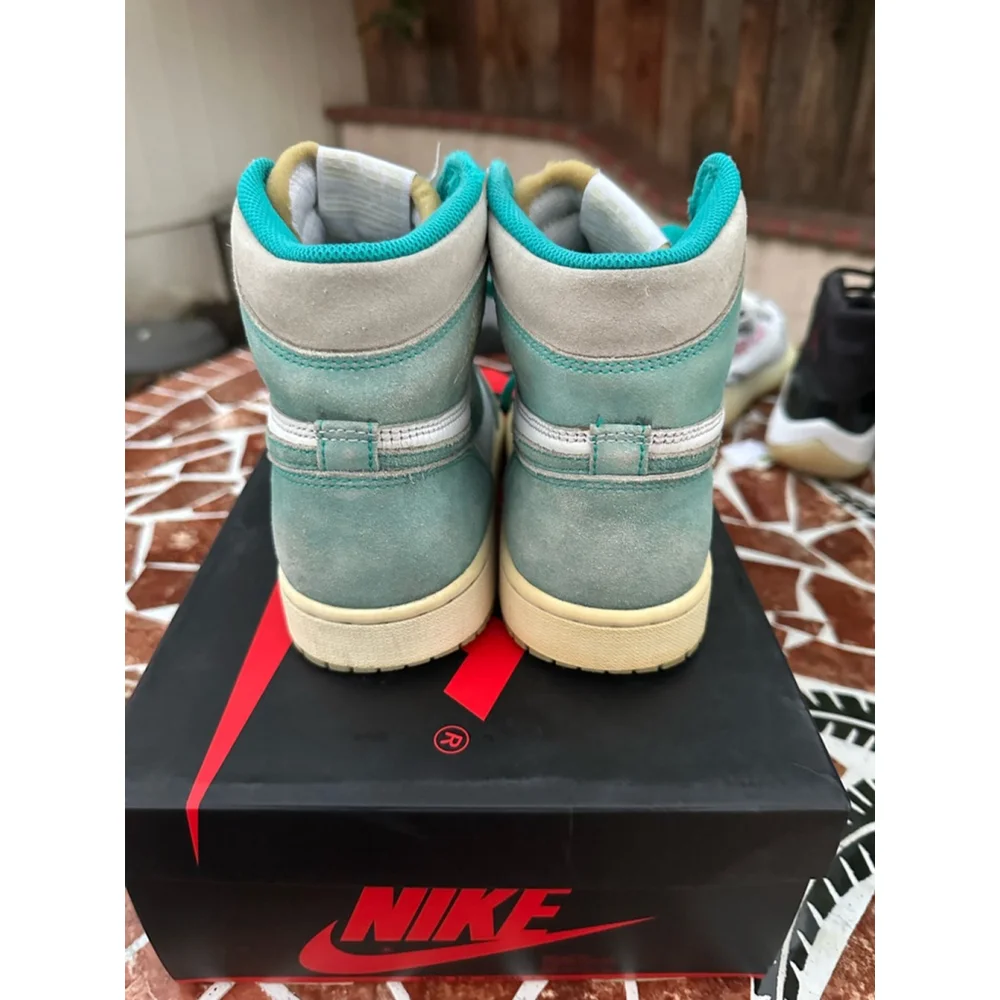 Men's Nike Air Jordan 1 High OG Turbo Green Size 8.5 goat Certified 555088-311